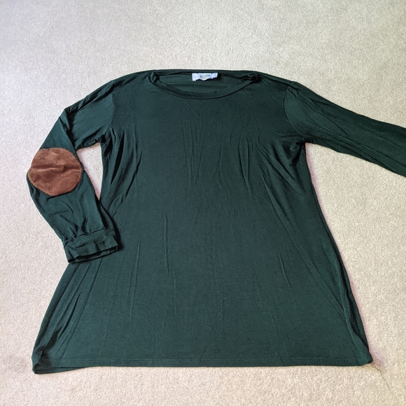31:25 boutique Tops - Forest green long sleeve top